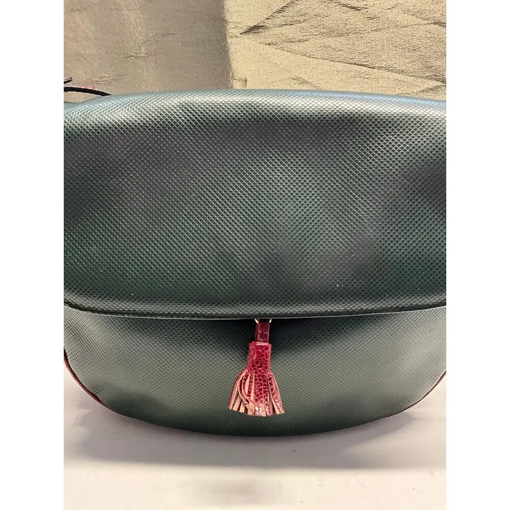 Bottega Veneta Green VINTAGE Leather Shoulder Bag Burgundy Trim Tassel